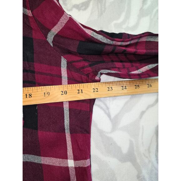 Charlotte Russe Magenta Plaid Button Up Top Women's Size L - Picture 10 of 10